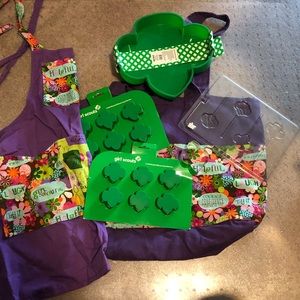 Girl Scout baking set and tote bag